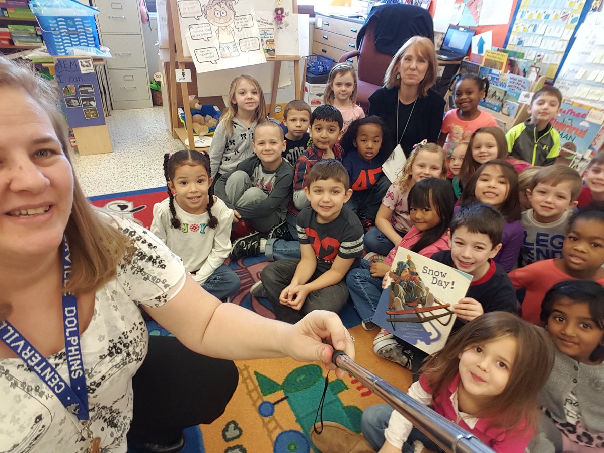 Kuhlvic's tweet photo. Reading with great volunteers #centervillevb @CentervilleVB https://t.co/iXiieB0VDM