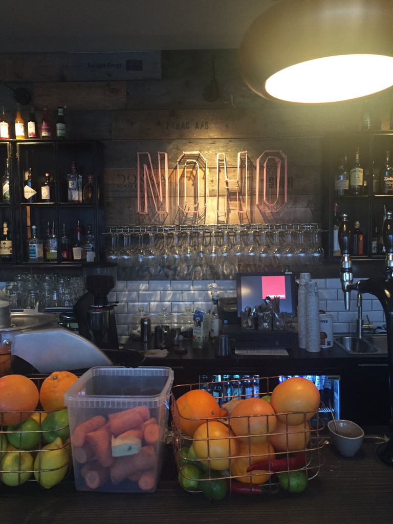 YelpCopenhagen's tweet photo. Spændende møde med @DrinksMeister på NoHo i dag. God atmosfære og iværksætter-energi! #cphftw #københavn https://t.co/I47uKtDLcC