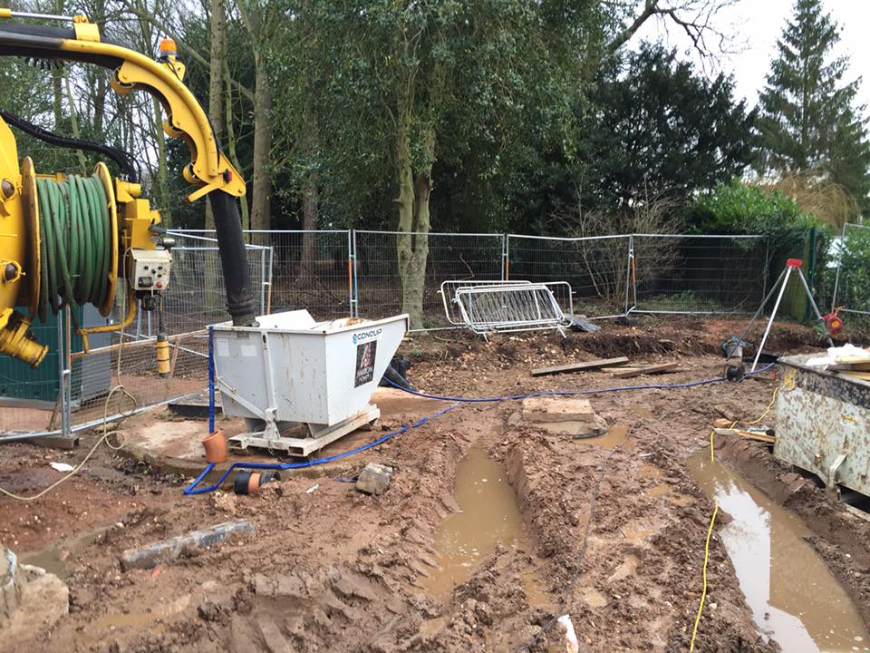 WasteCleanGroup's tweet photo. Wasteclean are currently on a new #housingdevelopment clearing #manholes. For more info, call us on 01274 595775 https://t.co/jMGVlDXLgL
