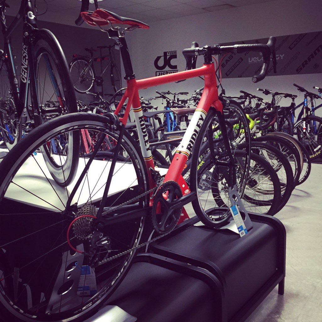 PH_Designs_Co's tweet photo. Loving our retro custom @Ridley_Bikes @ShimanoROAD @UKmadison  helium. #rideyourdream https://t.co/uKvKjZZ4zK