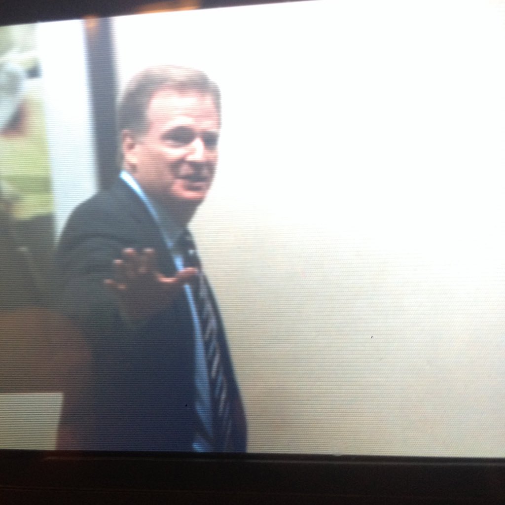 CYhgjDjUAAAwQjX.jpg:large