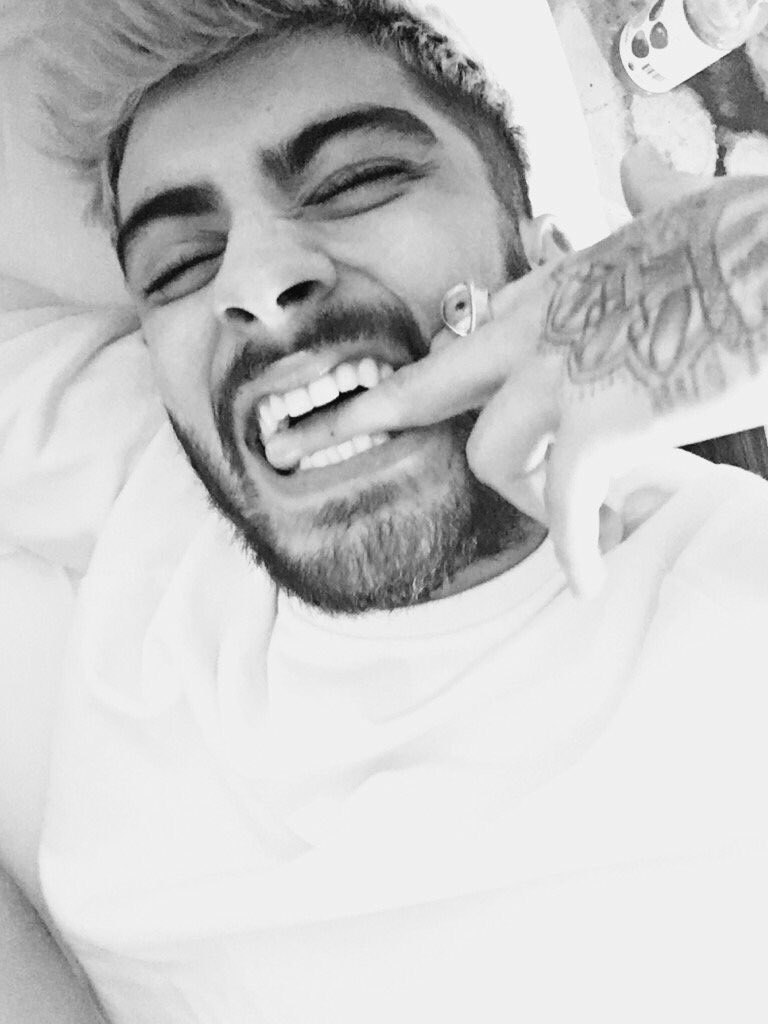 yslcreature's tweet photo. happy birthday to my favourite person on the planet @zaynmalik !!! thank you for everything, i love you endlessly 💖 https://t.co/YsDRdY5Tp3