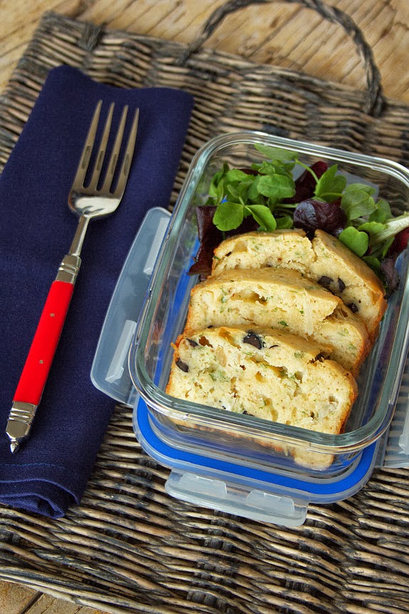 cincoquartos's tweet photo. Bolo salgado de bacalhau com azeitonas: https://t.co/ndIQ1TewXX #receita #bacalhau #recipe #driedcod https://t.co/UPBWy5PKED