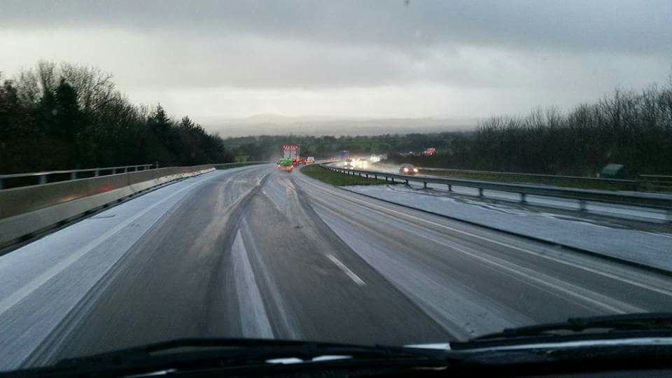 fayedavies's tweet photo. A55 today, wintery journey to #Anglesey https://t.co/hJ4be37tJ4