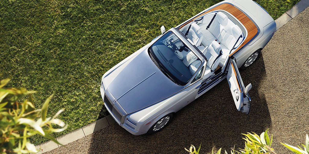 rollsroycecars's tweet image. Step aboard. #RollsRoycePhantom Drophead Coupé epitomises romantic motoring, inspired by the yachts of the 1930s.