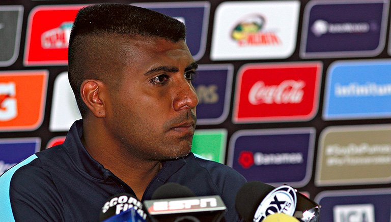 record_mexico's tweet image. "Los extranjeros no tenemos la culpa de que no se trabaje bien en Fuerzas Básicas": Ludueña bit.ly/1ZqFKst