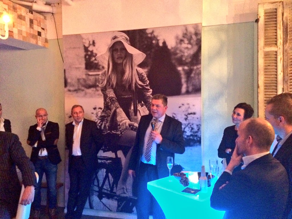 Bruisend 2016: indrukwekkende rondleiding @stadhskwartier, nieuw bestuurslid en nieuwjaarsreceptie <a href="/DeventerCircuit/">Deventer Circuit</a>