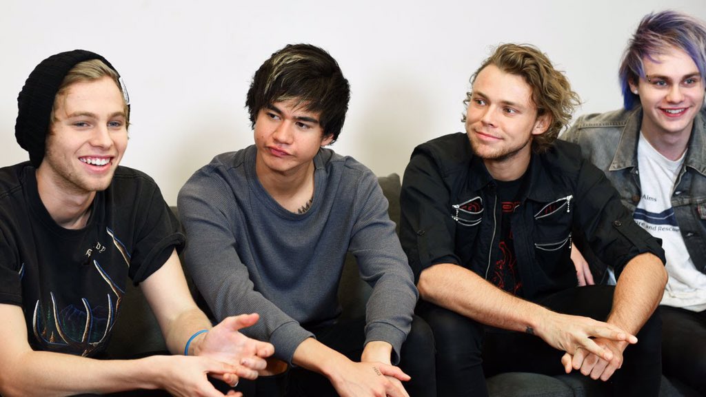 whenx5sos's tweet photo. when 5sos first went to Japan 🎌 https://t.co/M06z1dLQdb