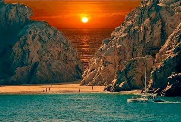 كابو سان لوكاس بيتش، المكسيك من أروع الشواطىء الصخرية فى العالم CYi8gQMWAAAOGJb