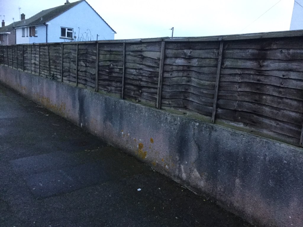 RobsLandscape's tweet image. With all the winds I have done many #fencing jobs #PlymouthHour