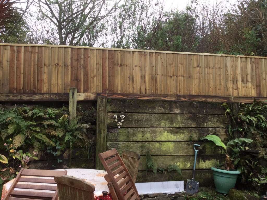 RobsLandscape's tweet image. With all the winds I have done many #fencing jobs #PlymouthHour