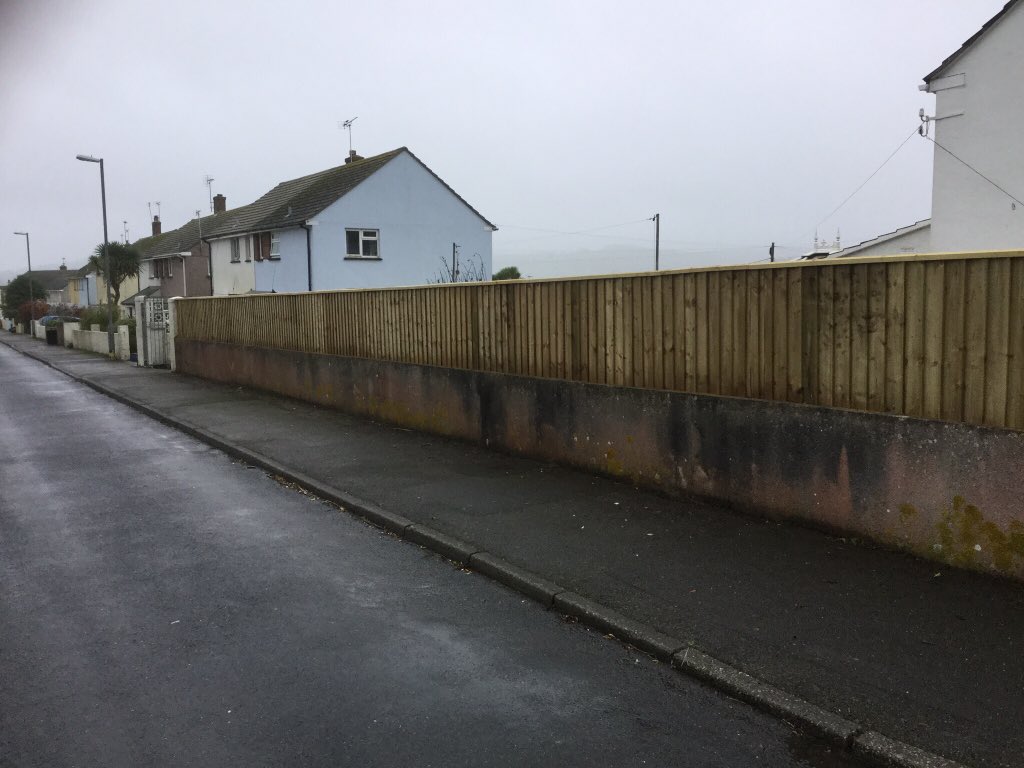 RobsLandscape's tweet image. With all the winds I have done many #fencing jobs #PlymouthHour