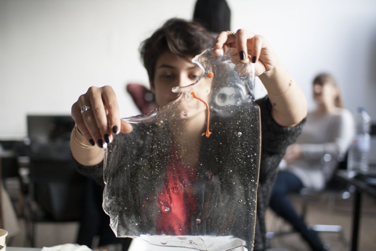 IAAC's tweet image. #SpaceDynamics #Workshop students exploring #ActiveMaterials and developing dynamic #Architectural proposals. #DMIC