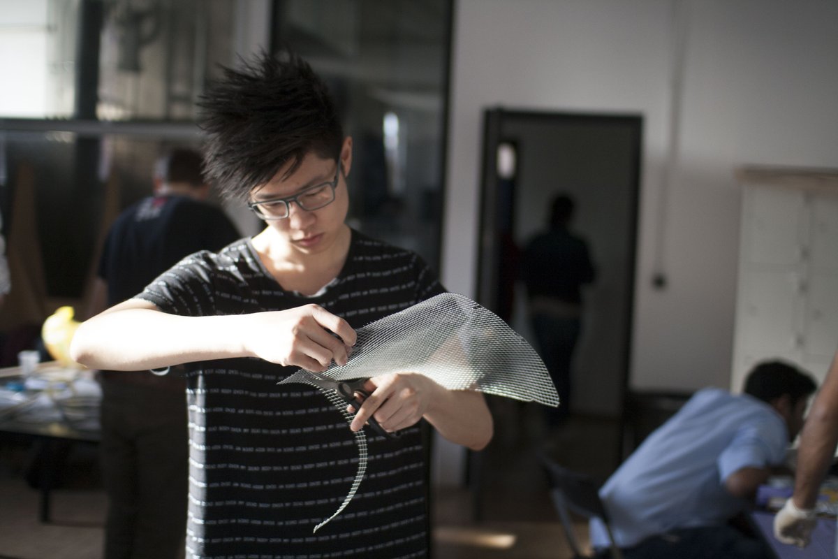 IAAC's tweet image. #SpaceDynamics #Workshop students exploring #ActiveMaterials and developing dynamic #Architectural proposals. #DMIC