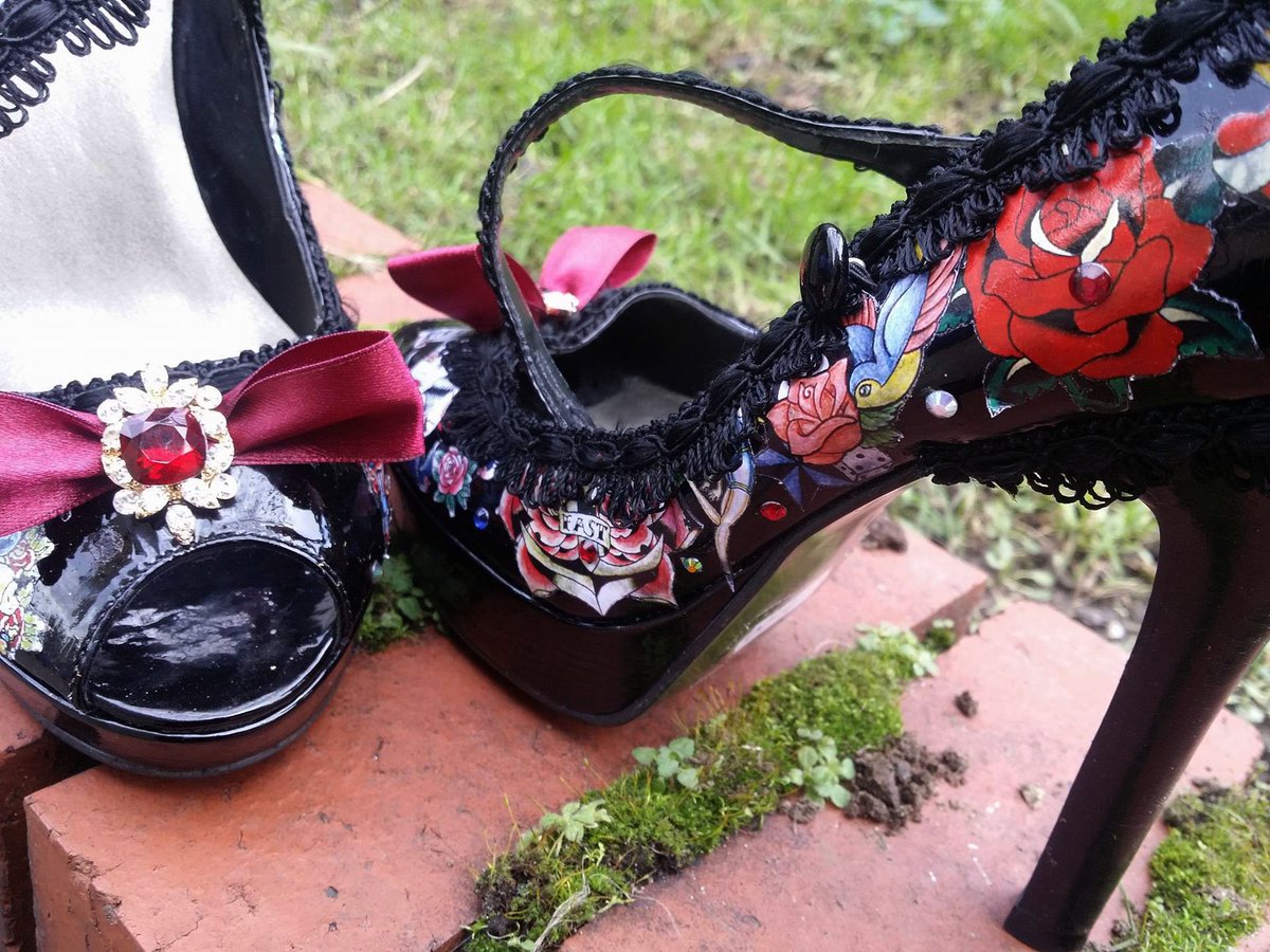 0customdesigns0's tweet photo. Check these out! #tattoolife #shoesdaytuesday lovers @ukfashionblog @HighHeelVic @shoeblog @FashionStyleYou https://t.co/PBYnYTjknq