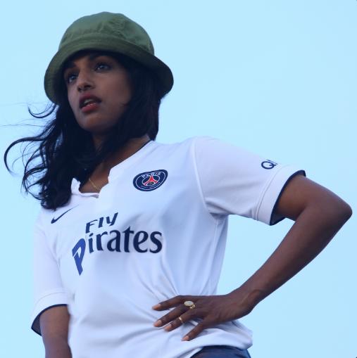 blogtimedefora's tweet photo. PSG entra na justiça para tirar clipe de cantora britânica da internet https://t.co/Cyz8H7LZZU https://t.co/8kavuQmBNS