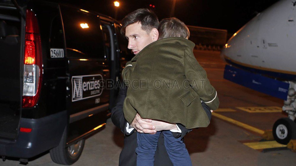 FCBarcelona_cat's tweet photo. 📷 L'altra cara de la Gala de la Pilota d'Or https://t.co/nS71Cmi4Kf #BallondOr #Messi5 https://t.co/3xXzdyjhFJ