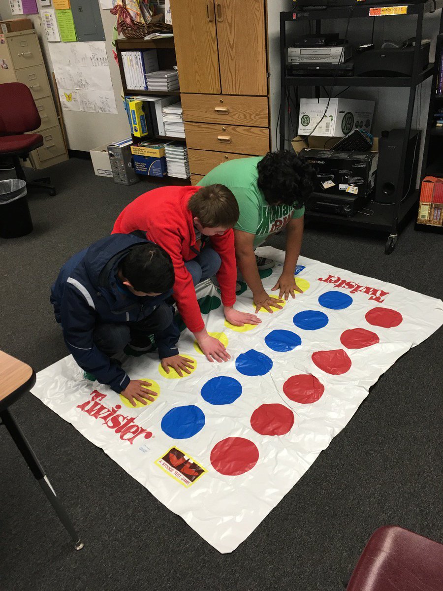 VHSKvidahl's tweet photo. Great way to learn colors, right from left and to follow directions. #TwisterTuesday #vhscrushit #P100 #NVUSDSped https://t.co/mrr1HEoN3C