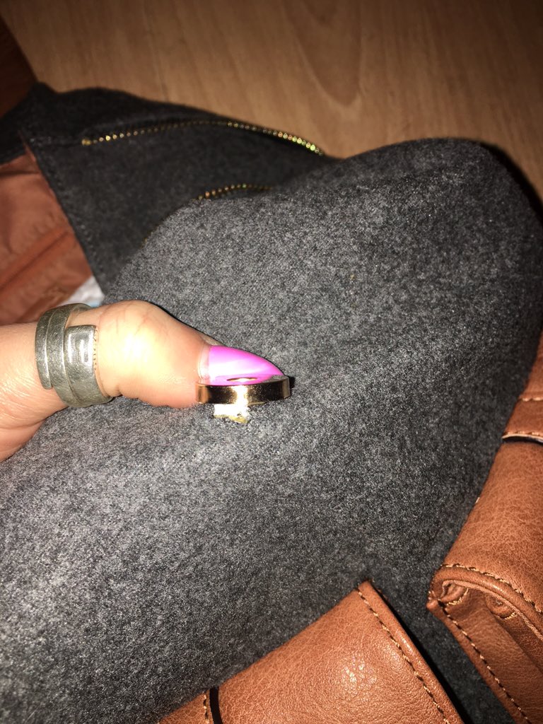 LouiseSach's tweet photo. @ALDO_Shoes bought 1 1/2 months ago broken already!! No receipt what can i do? Shouldn't break so quickly!not happy! https://t.co/RH5An2VACl