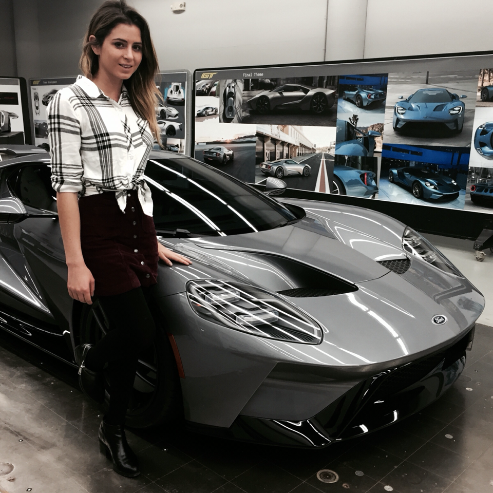 AnastasiaAshley's tweet photo. Checking out the exclusive @Ford GT design studio this one is clay 😱  #FordNAIAS #TalkWithFord #ad https://t.co/5bp86jLQ9t