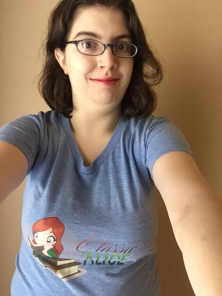 christyvourcos's tweet photo. I'm wearing my @TheClassicAlice t-shirt for the #SeriesFinale today. #ItsTheBooks #OcelittleSelfie #RavenclawPride https://t.co/X3tBJ7RSI8