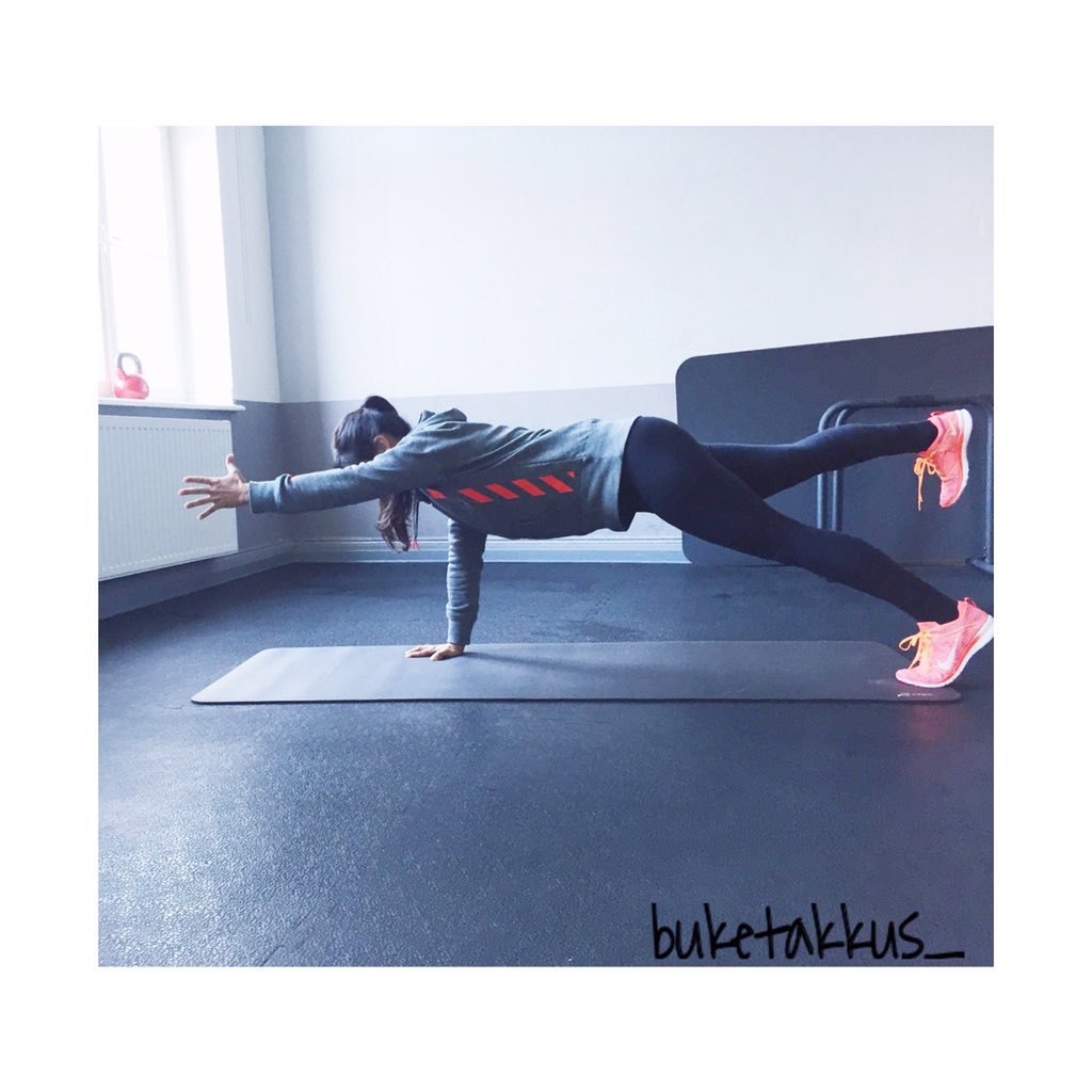 Todays is #ntc #core strength #workout.add the #exercise to your session&amp;let your core burn @nikewomen #betterforit
