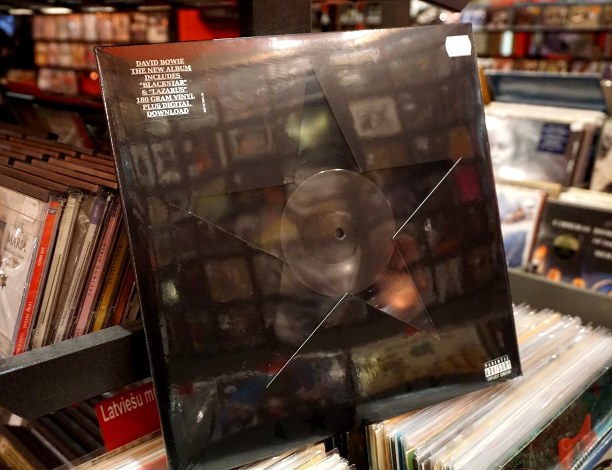 Šonedēļ visiem Bovija ierakstiem -10%. Arī 'Blackstar' - gan LP, gan CD. facebook.com/media/set/?set…