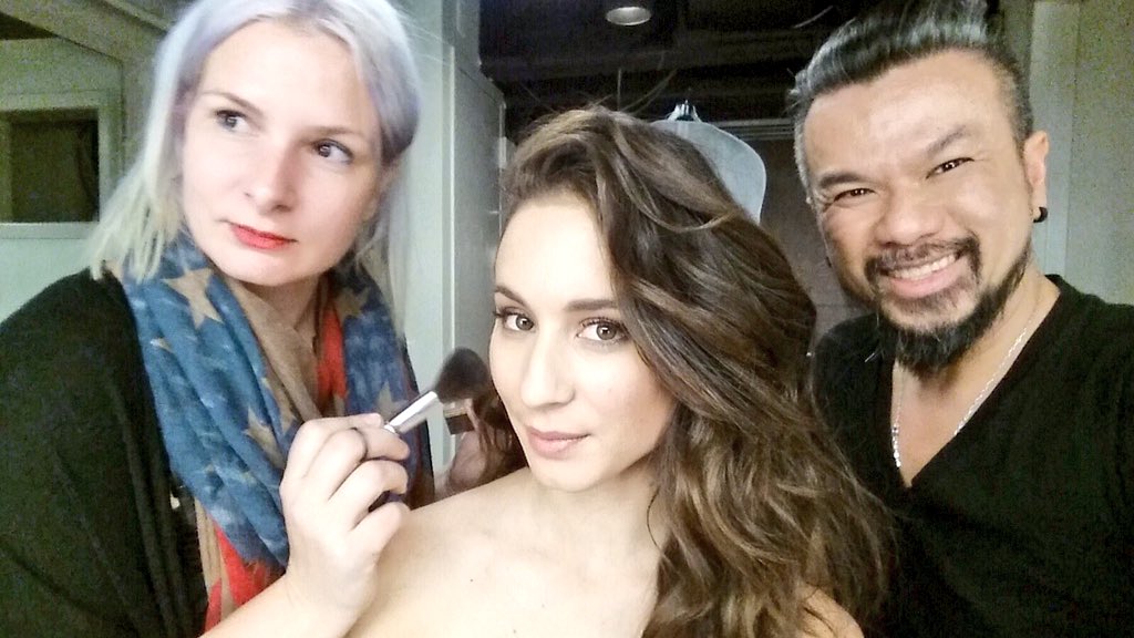 PLLonMax's tweet photo. We love @SleepintheGardn & her glam squad @viktorijabowers @LinhHair!!! #PLLonTheView https://t.co/FKVoDbNtay
