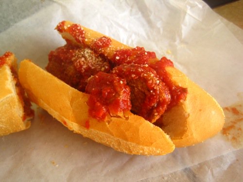 PhillyBite's tweet photo. Philly's Top 3 Meatball Sandwiches https://t.co/maEI4GWK50 https://t.co/uOyzKCpnuH