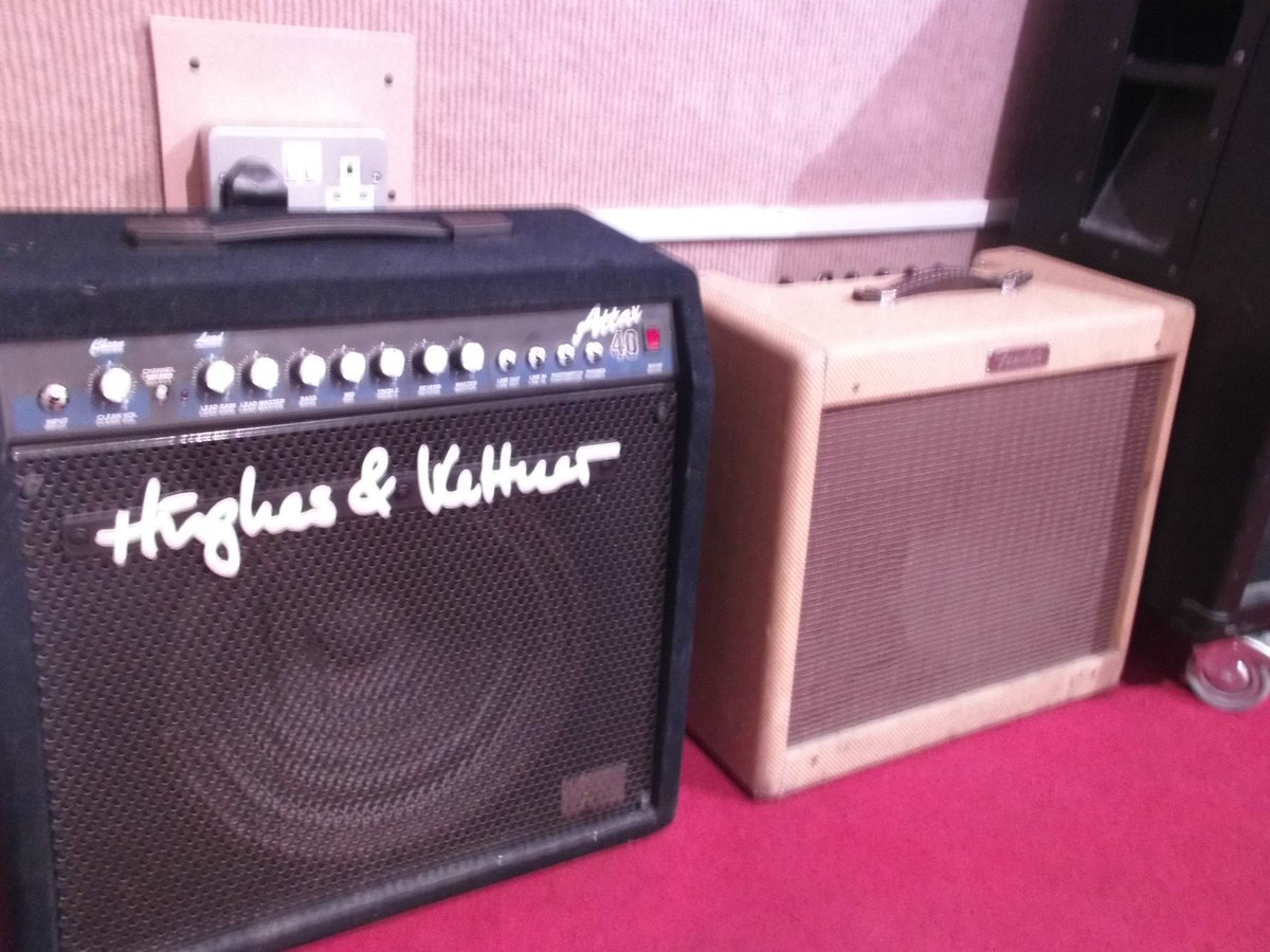 ArtOfSound2002's tweet photo. Random Snaps of Studio :) #amps #pasystems #drumming #tigercarpet #orange #oldskool #studio #wejammin https://t.co/KWj1OmV6J1