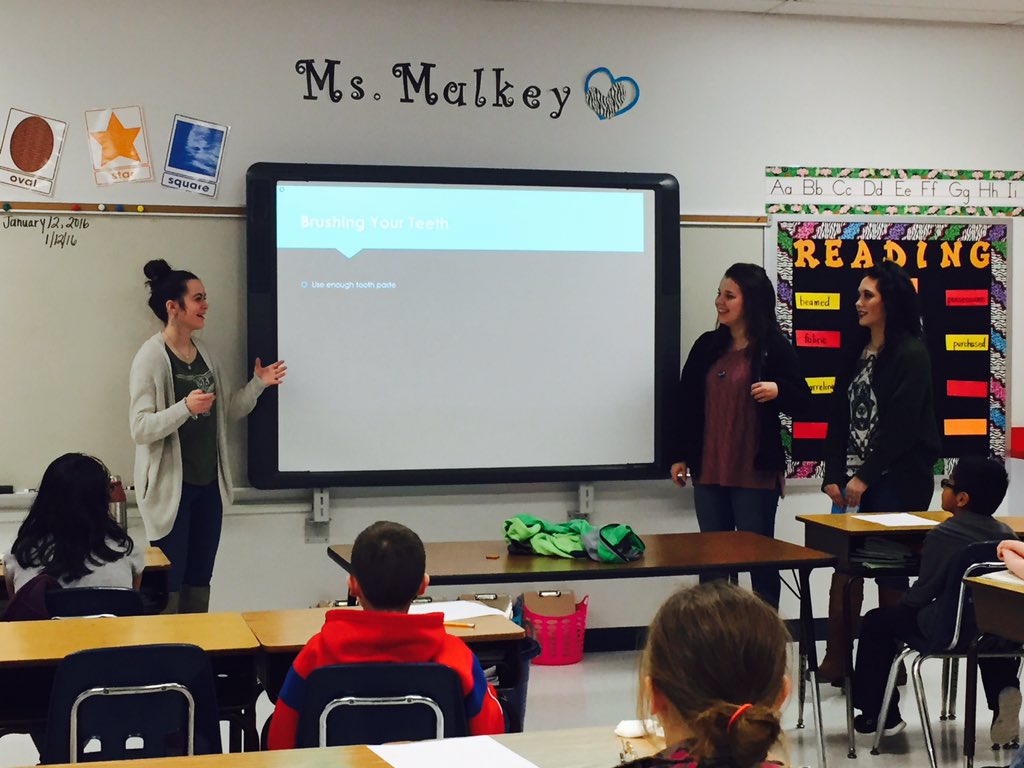 MsMulkey3's tweet photo. Thank you to some high school students for teaching us about personal hygiene today! #tremendousLEEthird https://t.co/X68o9lG6lD