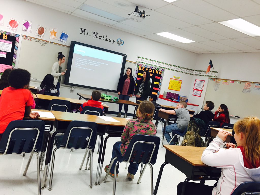 MsMulkey3's tweet photo. Thank you to some high school students for teaching us about personal hygiene today! #tremendousLEEthird https://t.co/X68o9lG6lD