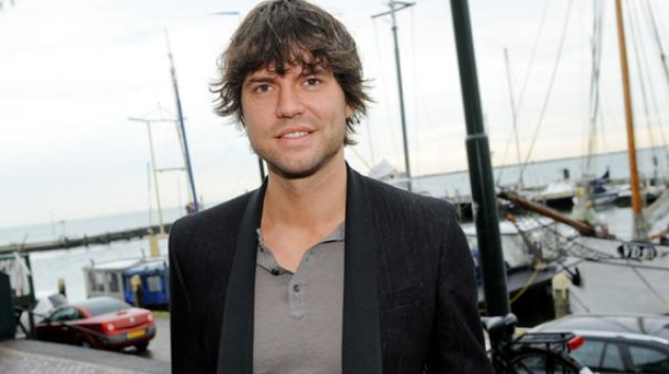 RTLBoulevard's tweet photo. Simon Keizer (@nickensimon) komt met eigen album en boek https://t.co/fJKfAvTptT #rtlblvd https://t.co/aYP20QK4id