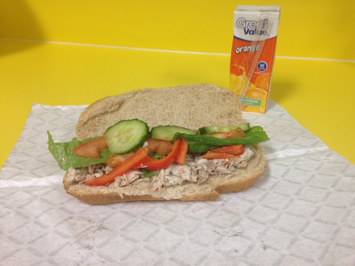FmisOffice's tweet photo. Today's hot lunch: delicious chicken sub on whole grain bun!
#HotLunchProgram @APPLESchools @FMISonthego @FMPSD https://t.co/2PUDd0Jb36