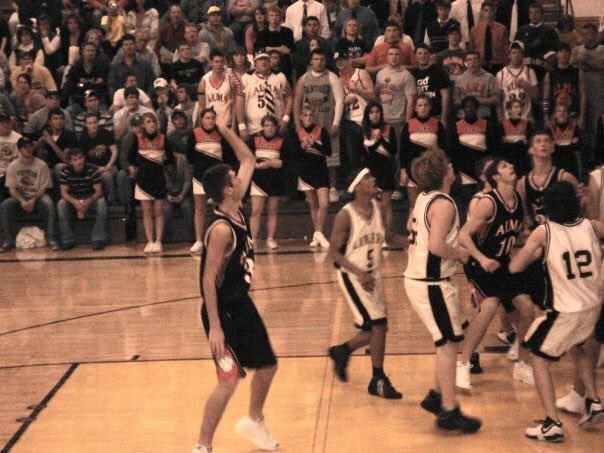 AndrewSnoblen's tweet photo. @Panther_Country Back in 2006-2007
#BringBackTheStudentSection https://t.co/5u4QQqWEAe