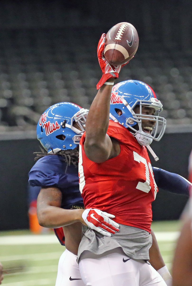 OleMissPix's tweet image. .@KingTunsil78 @SugarBowlNola TD? 

Had great pics of it in practice but had 2 hold 4 obvious reasons. @OleMissFB