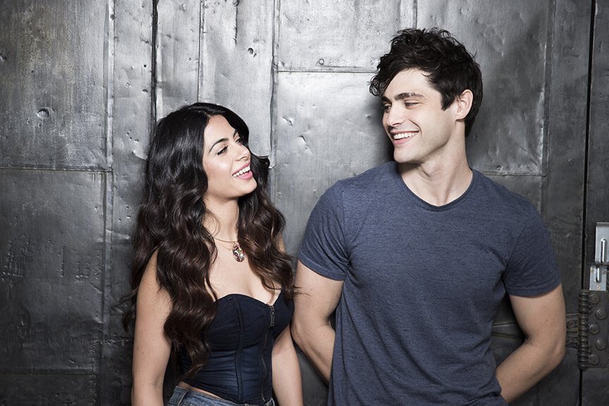 Shadow_Fans's tweet image. #Shadowhunters finally airs tonight! RT if you're excited.