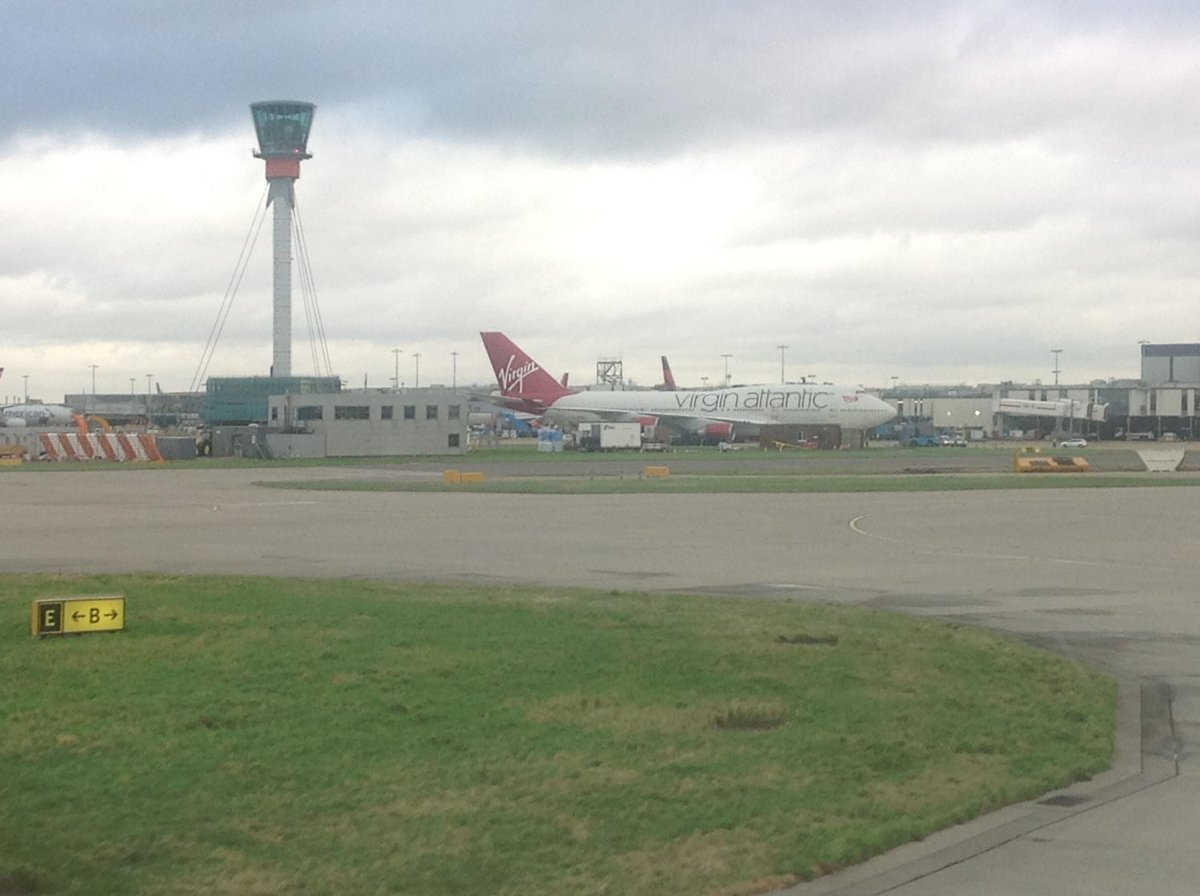 BrodieSarah's tweet photo. The last #Virgin #jumbo into LHR and #HeathrowTower #avgeek https://t.co/RRwf7JEmDx