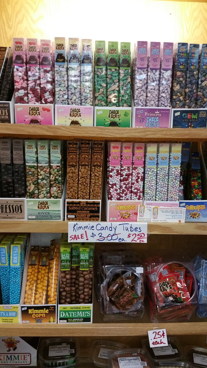 BuyNevadaFirst's tweet photo. Look at all those pretty @KimmieCandy #buynvfirst #buylocal #kimmiecandy #renotownmall https://t.co/4pJ1bOqxjI