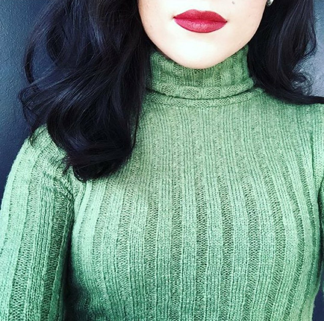 Christmas was last month, but we are still loving these festive colours together ❤💚!! @misskaymarie3 #glominerals