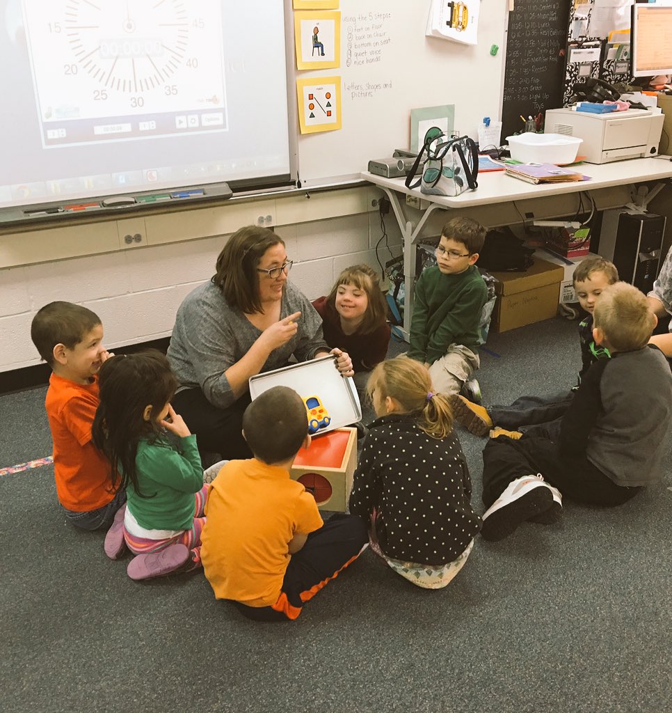 MissTomasek's tweet photo. What's better than a mystery box? Not much!! #lettersarefun #engagement #happyteachermoment https://t.co/rs496HcYww
