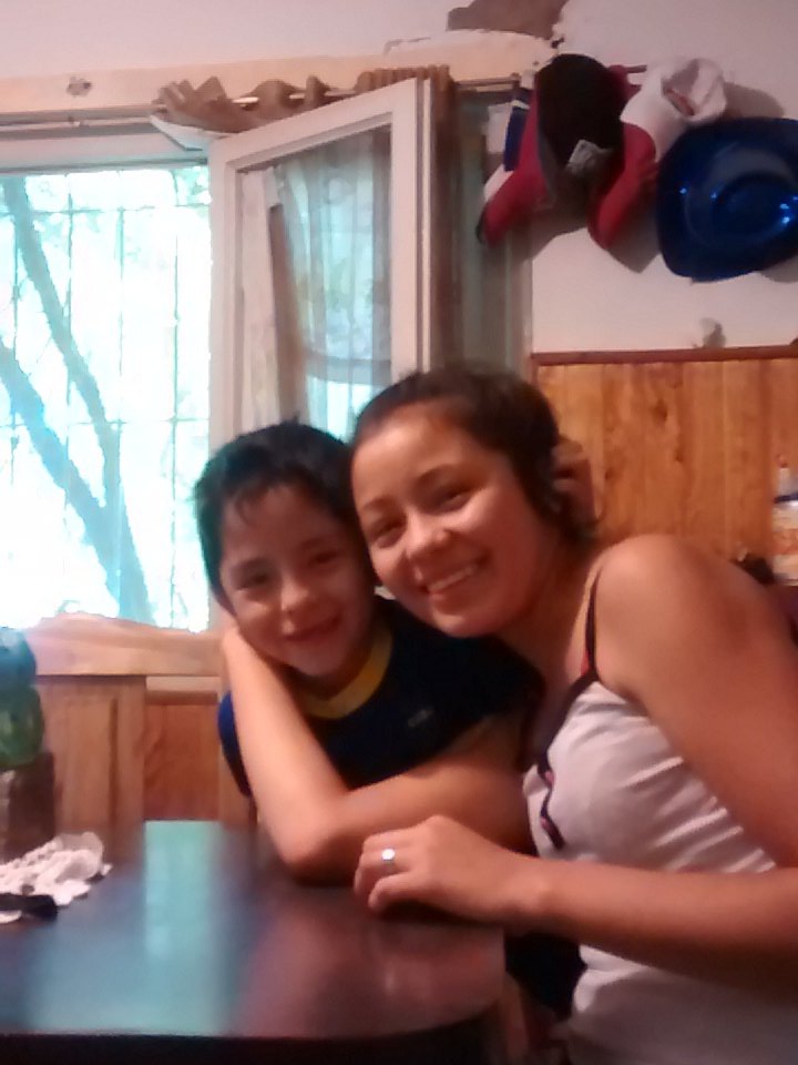 jcegise's tweet photo. #SiMiroCombate me vuelven loca!!!!! con mi hijo del verde y mi ahijada del rojo AGUANTE EL VERDE!!!! :) https://t.co/ONscJGGBep