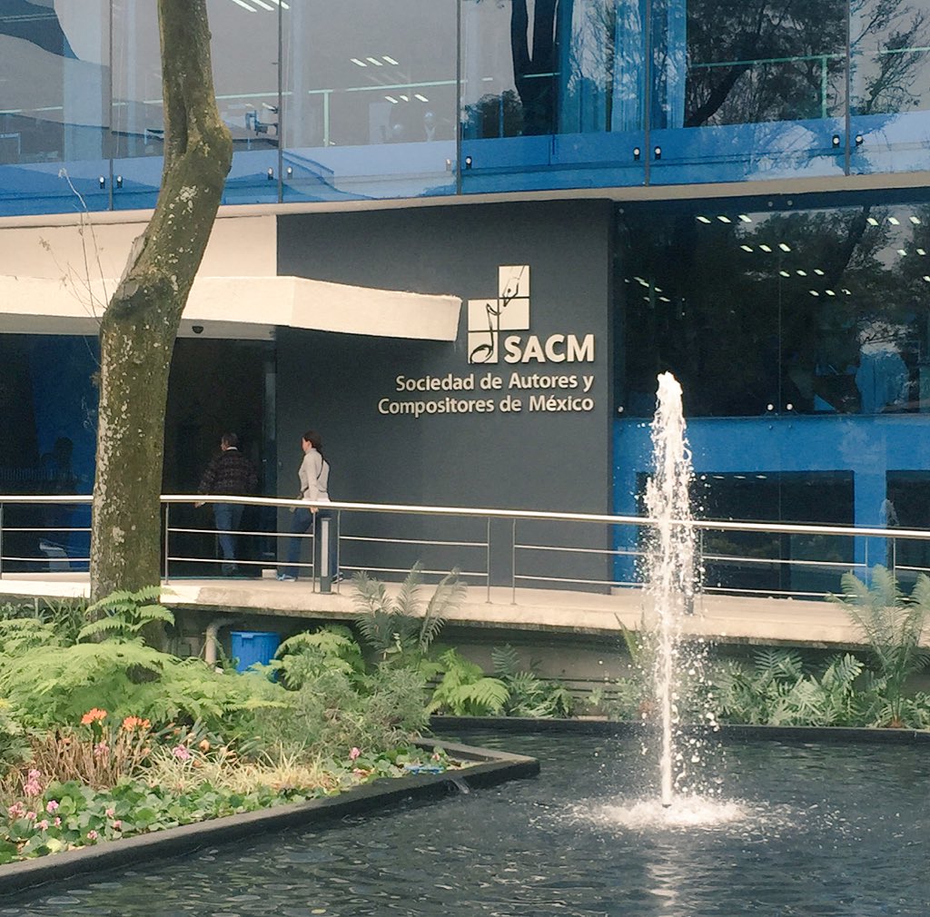 SandraCorcuera's tweet photo. Se siente bien bonito llegar a hacer trámites a @SACM_Oficial y q te digan "Maestra" y te traten con tanto respeto❤️ https://t.co/cEPjbo0B8a