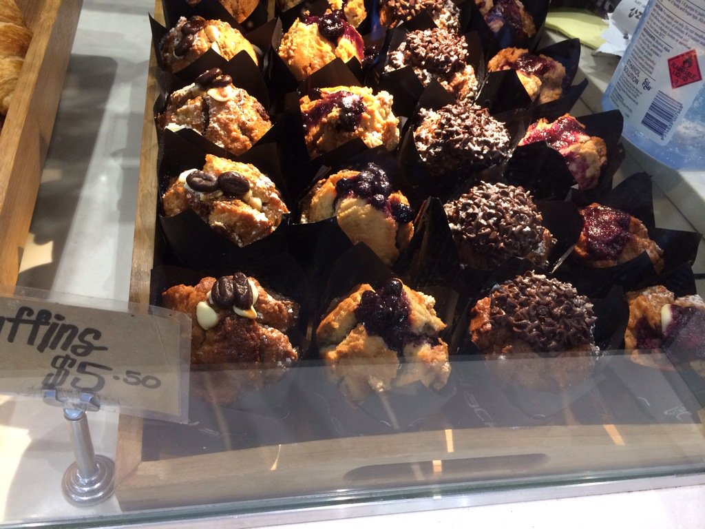 TriHuber's tweet image. $5.50 for a small muffin is taking the piss #sydneyprices😤