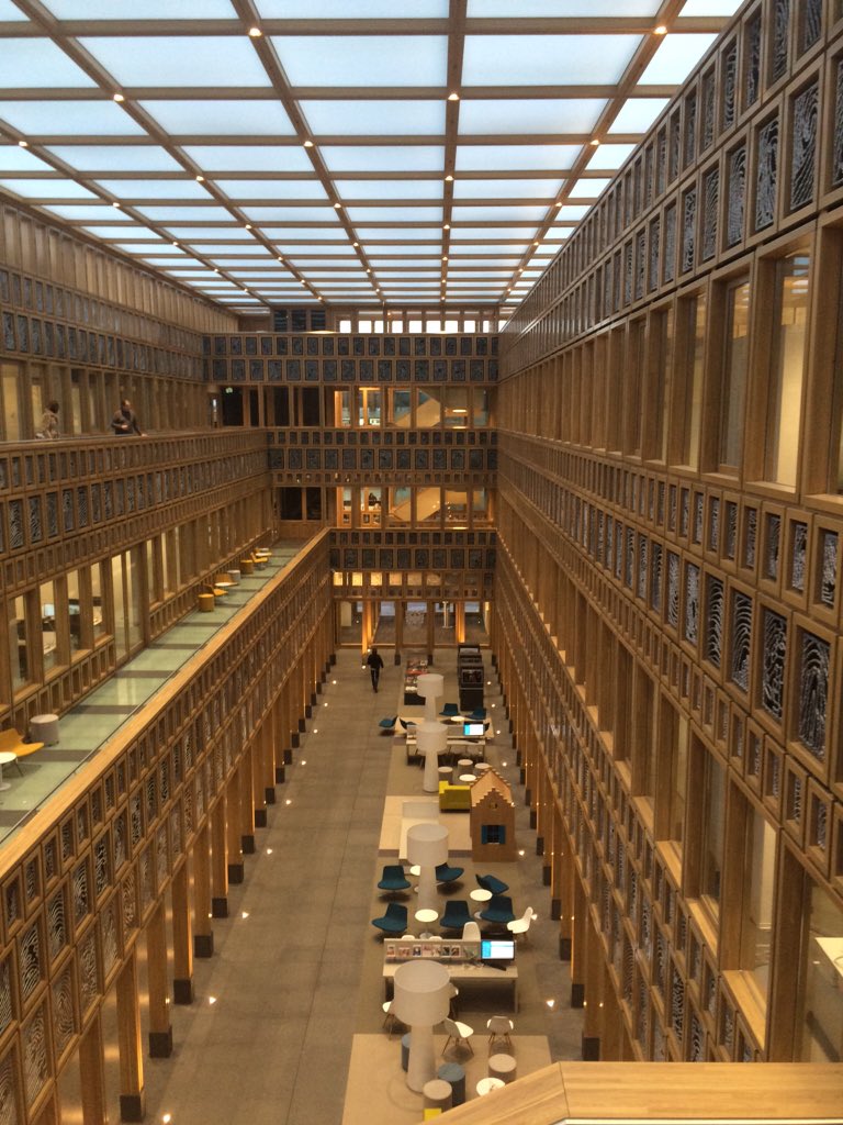 Nieuwe #stadskantoor <a href="/DeventerGem/">Gemeente Deventer</a> indrukwekkend en fantastisch! Wensen de 'bewoners' succes en werkplezier toe!