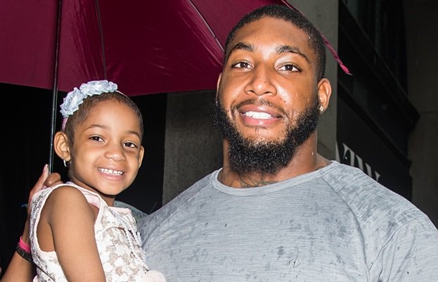 enews's tweet photo. NFL player Devon Still announces his daughter has conquered cancer: https://t.co/H7kYm6iUbd https://t.co/HeyNvwJSX2