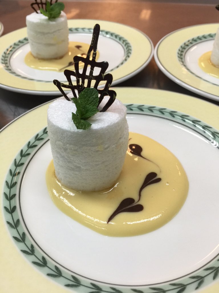 Exquisiteces francesas de un #A4MANOS delicioso. Gracias <a href="/rest_sesrotges/">William Tétard</a> #PanyVino