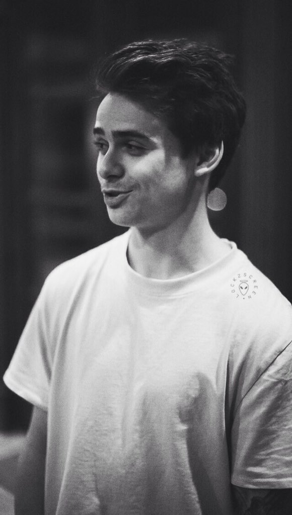 lockzscreen's tweet photo. christian beadles
rt se salvar 🌙 fav se gostar /julia https://t.co/S3WsxHQ6UE
