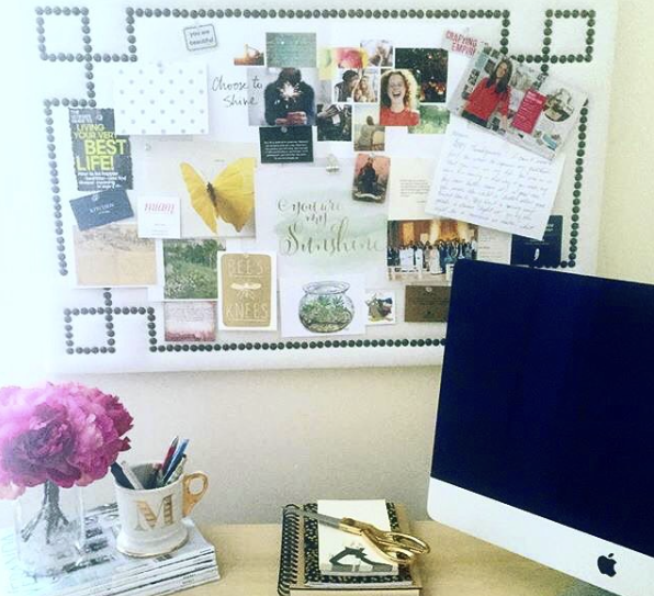 potterybarnteen's tweet photo. We're loving how @mesacolumbus has decorated her desk with our Nailhead Pinboard! https://t.co/xZCb342pM9 #mypbteen https://t.co/bnUpBlDq06