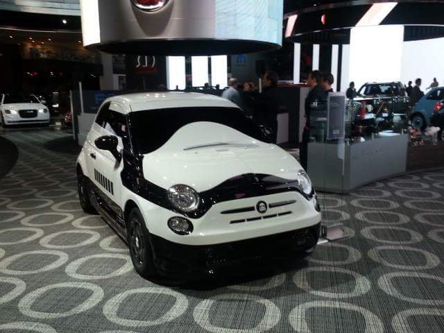 Drew_E_Moses's tweet photo. It looks like the First Order had to make some budget cutbacks. #NAIAS2016 #StarDestroyerOnABudget https://t.co/Qs0aqovUkP